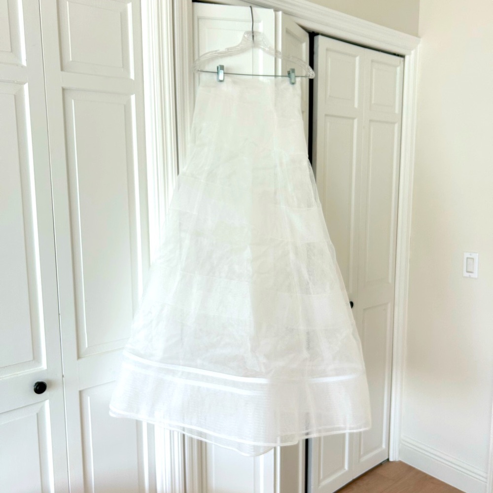 Wedding dress additional underskirt, never used.